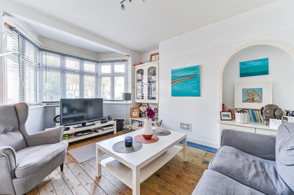 House in Sutton - View 2