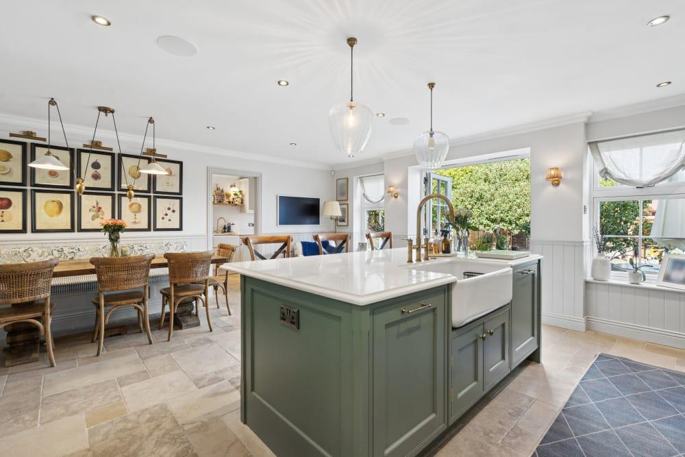 House in Slough, Chalfont St Peter - View 4