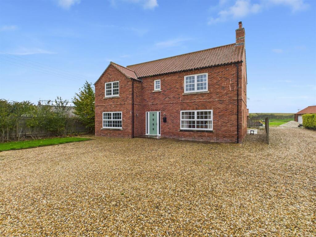 5-bed detached on Oakfield House, Sausthorpe Road, Hagworthingham, Spilsby, £550,000