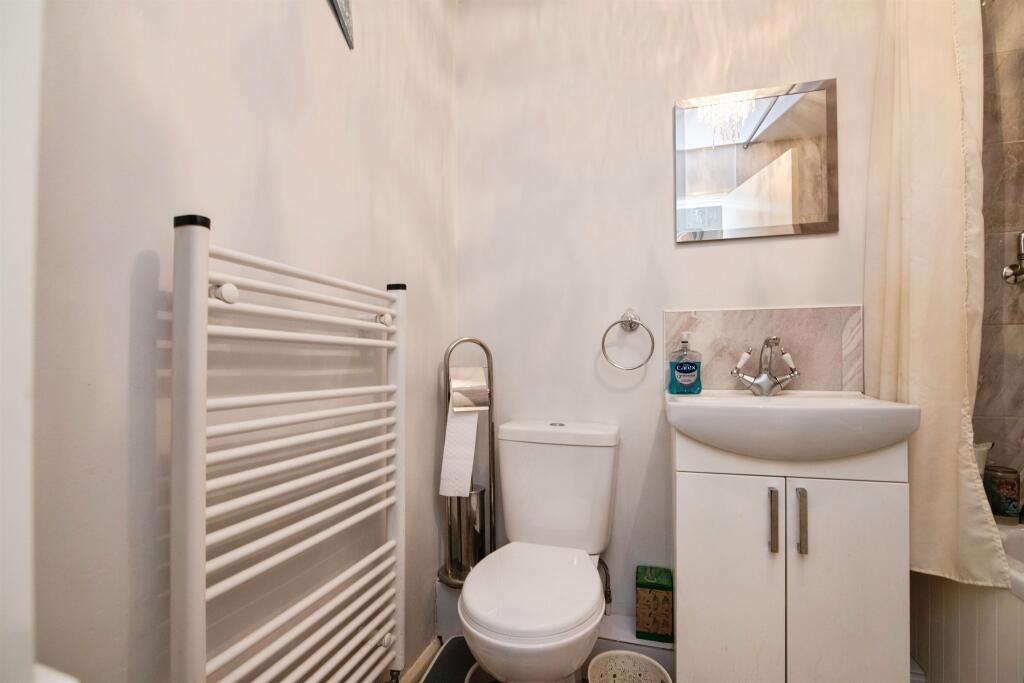 The Pineways, OLDBURY - View 6