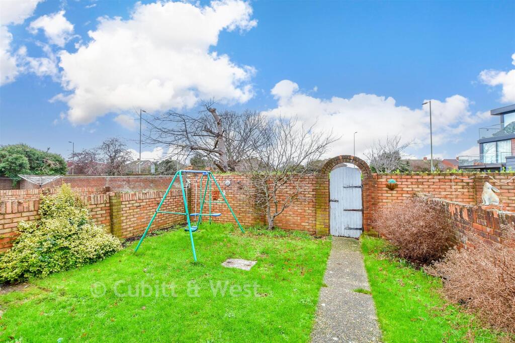 Main image of property: Havant Farm Close, Havant, Hampshire