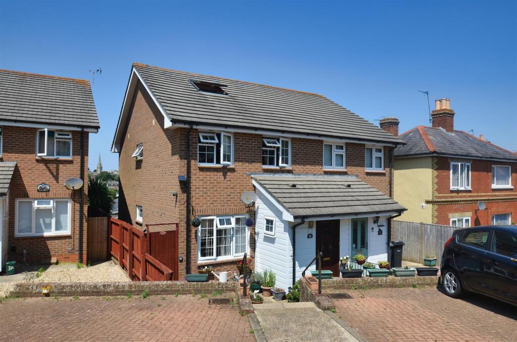 House in Ryde, Oakfield