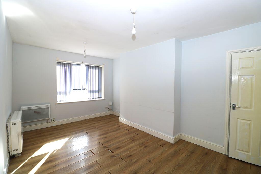 Apartment in Birmingham, Longbridge - View 2