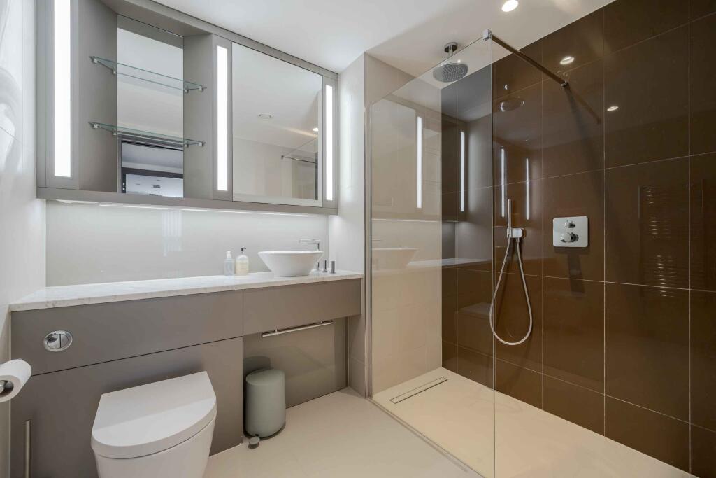 Apartment in London - More
