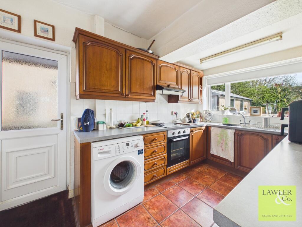 Grosvenor Road, Hyde, Greater Manchester, SK14 5AH photo 4