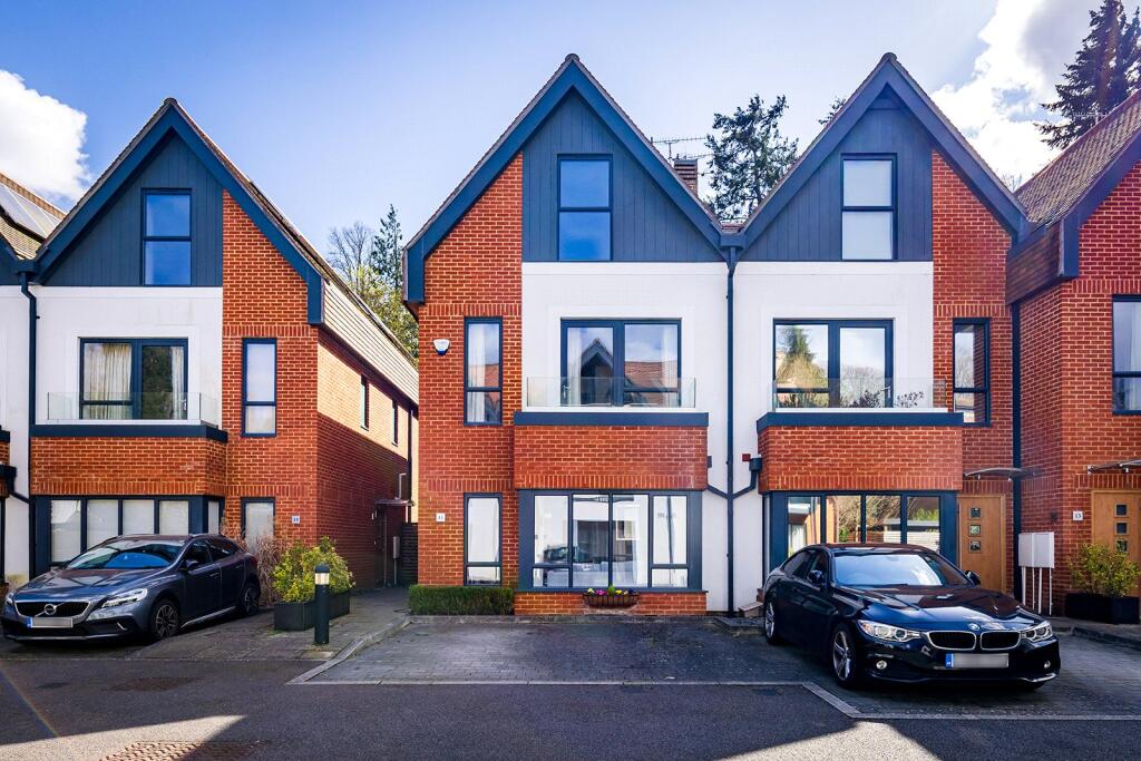 Main image of property: Chestnut Avenue, Guildford, Surrey, GU2