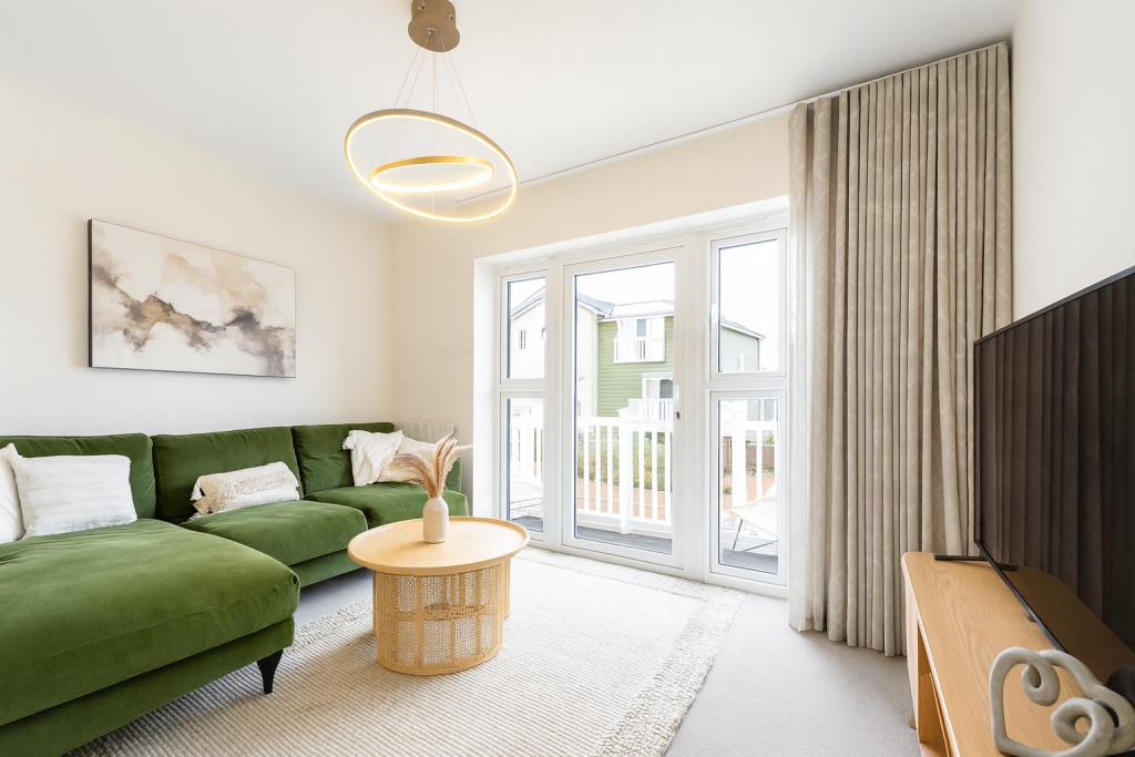 House in Reading, Green Park Village, Southcote - View 3