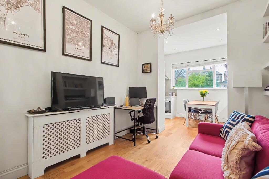 Moray Road, London, N4 - More