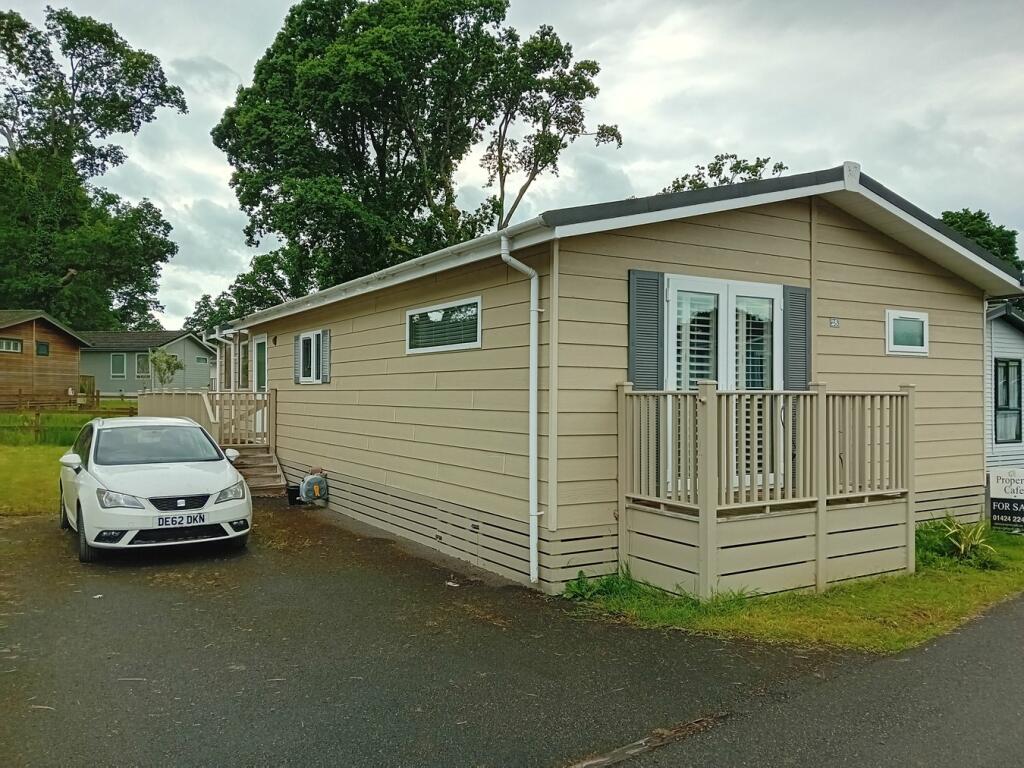 2-bed caravan on Westfield Lane, Hastings, TN35, £135,000