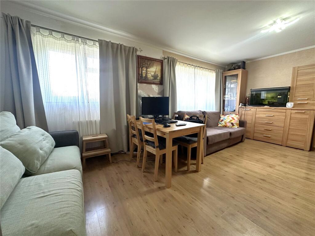 St. Peters Road, Basingstoke, Hampshire, RG22 - View 4
