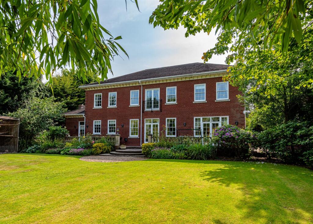 Ashfield House, Ash Hill, Compton, Wolverhampton, WV3 9DR photo 3