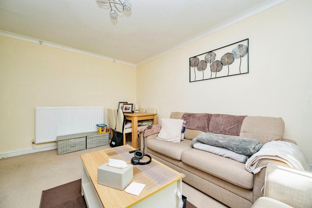 Thundridge Close, Welwyn Garden City photo 4