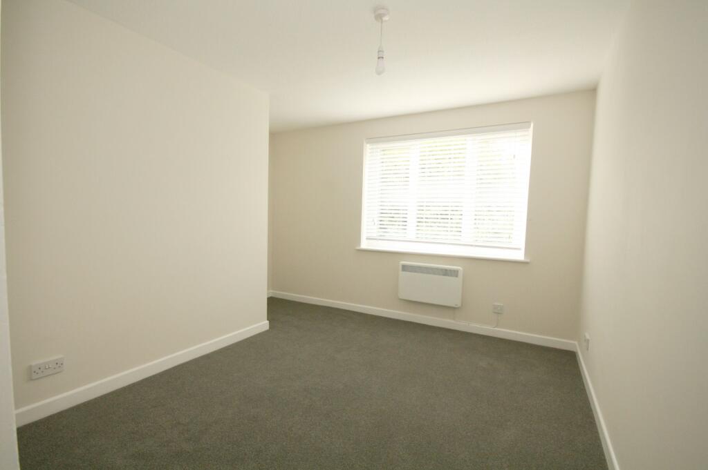 Apartment in South Oxfordshire, Wheatley - View 5
