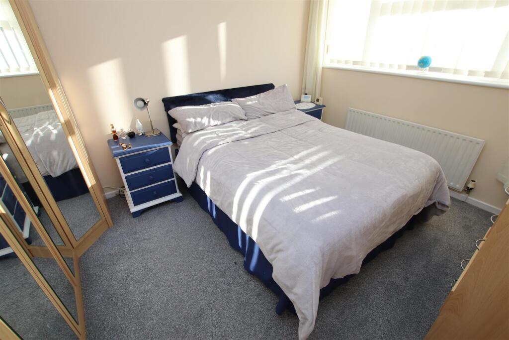 Dacombe Drive, Poole photo 4