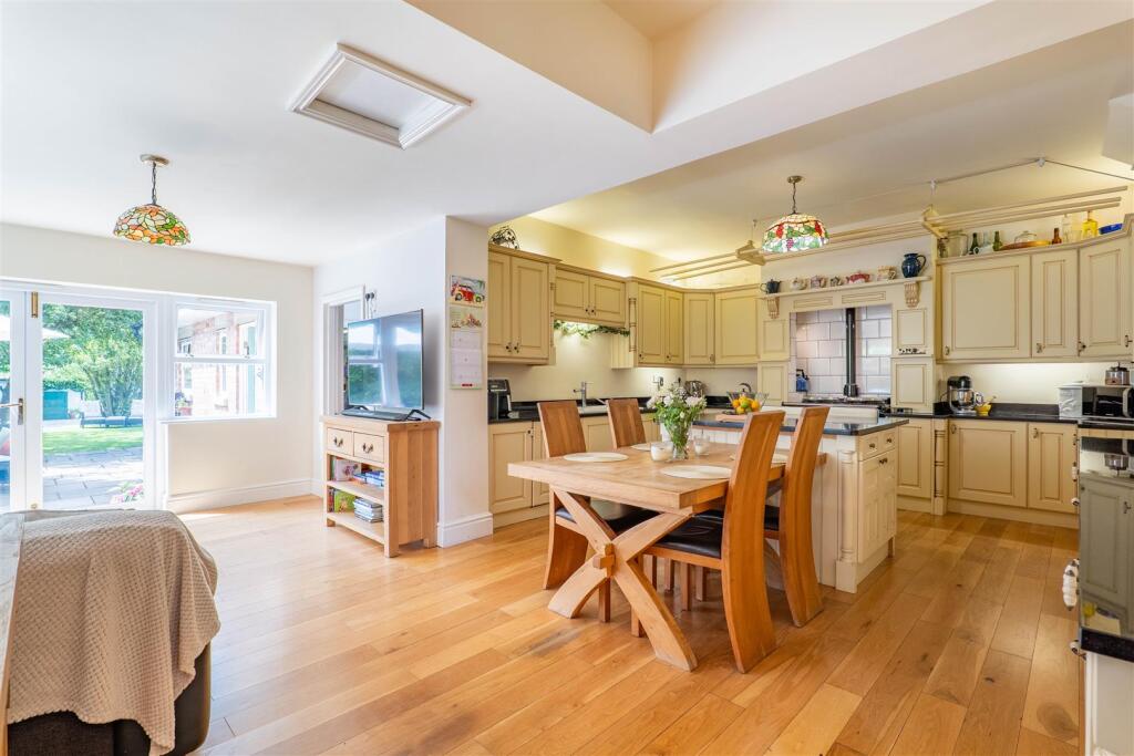 House in Chorley, Euxton - View 3