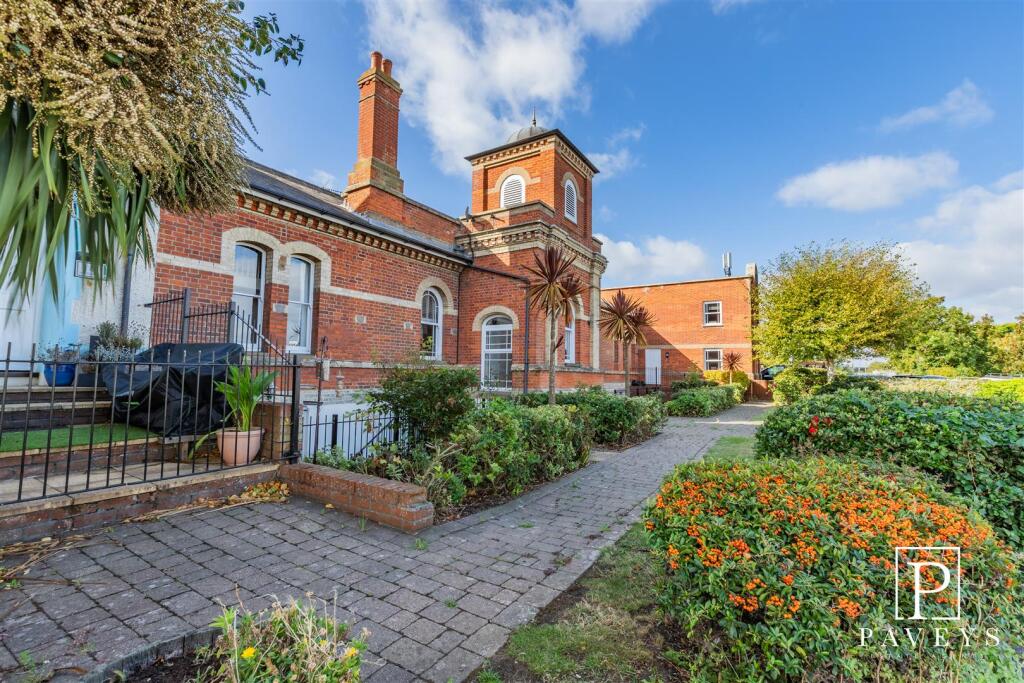 Woodberry Way, Walton On The Naze photo 2