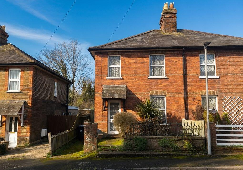 Main image of property: 66 Fairview Road, Taplow, Maidenhead, Berkshire, SL6 0NQ