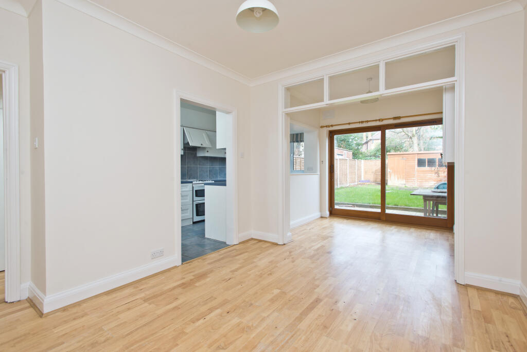 House in London - View 5