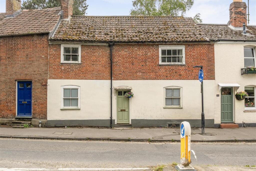 Main image of property: Southgate, Potterne Road, Devizes, SN10