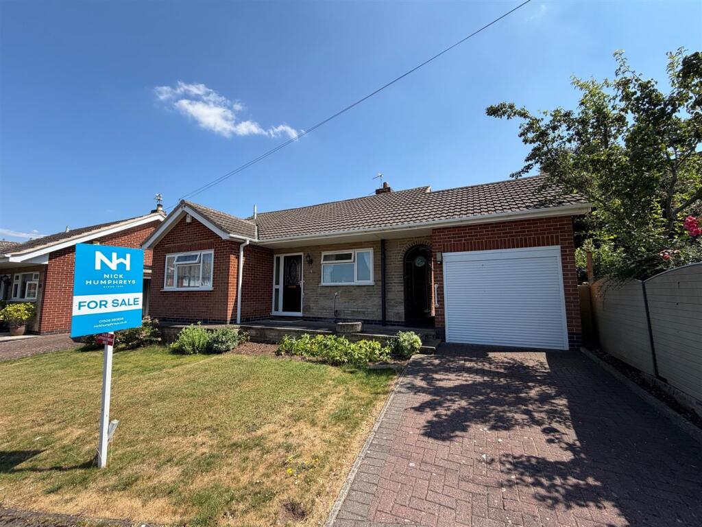 Main image of property: Piper Close, Long Whatton, LE12 5DH