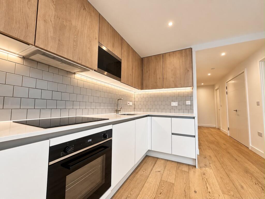 Apartment in Watford - View 3