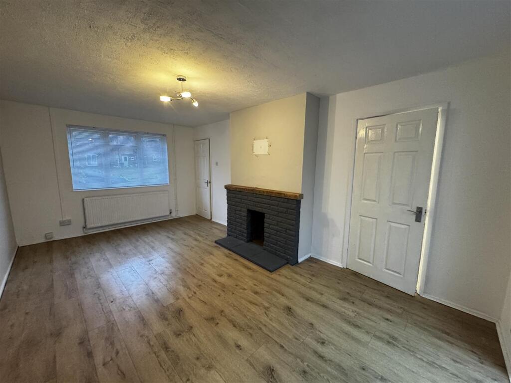 Spinney Crescent, Dunstable photo 4