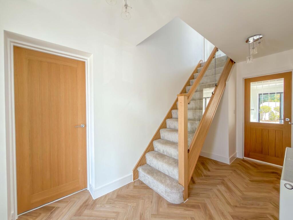 Nuneaton Road, Bulkington, CV12 photo 4