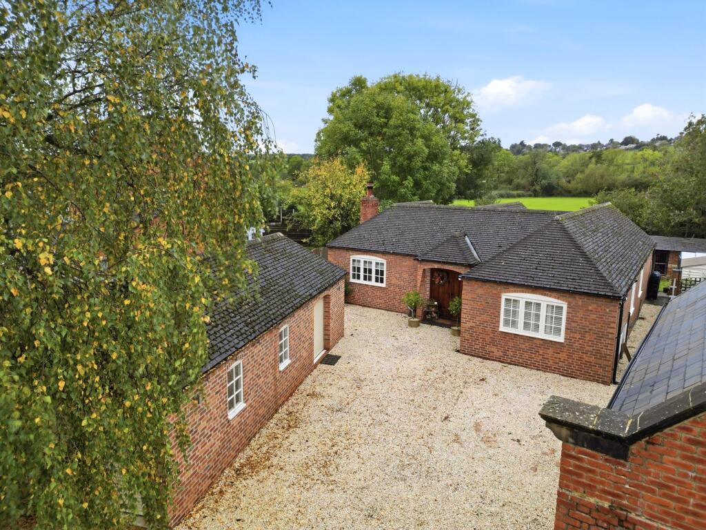 2-bed detached on Derby Road, Lower Kilburn, Belper, DE56, £525,000