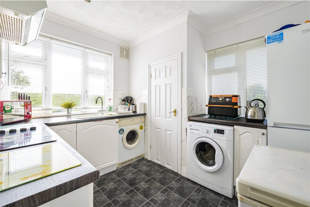 Apartment in Dartford, Swanscombe and Greenhithe - View 3