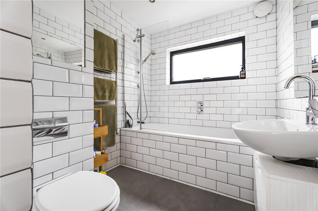 Apartment in London, Ferme Park, Stroud Green - More