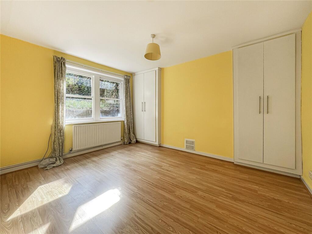 Apartment in London, Strawberry Hill - View 4