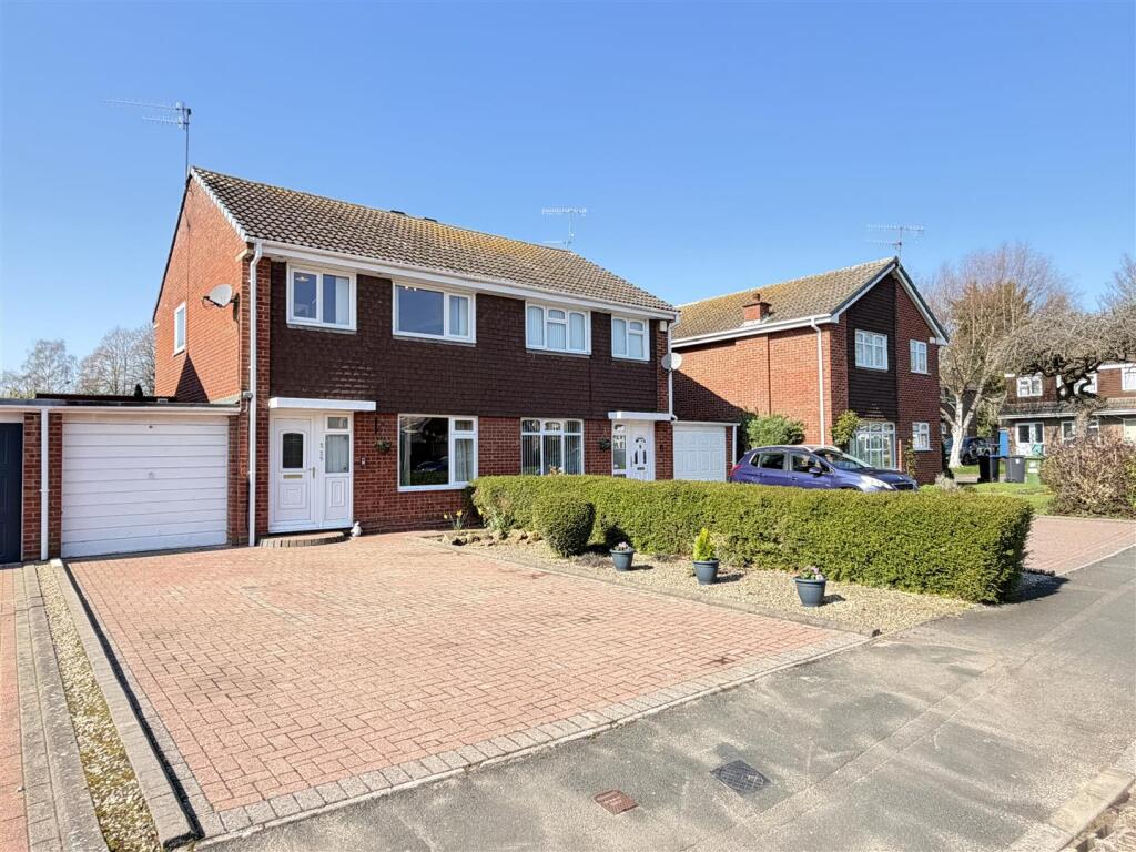 Main image of property: Makepeace Avenue, Woodloes Park, Warwick
