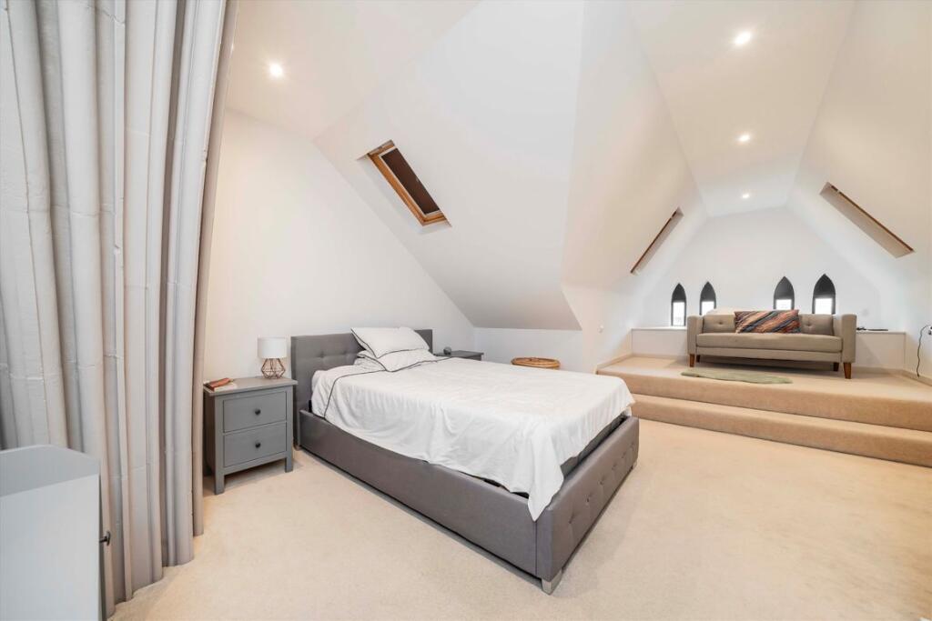 Apartment in London - View 5