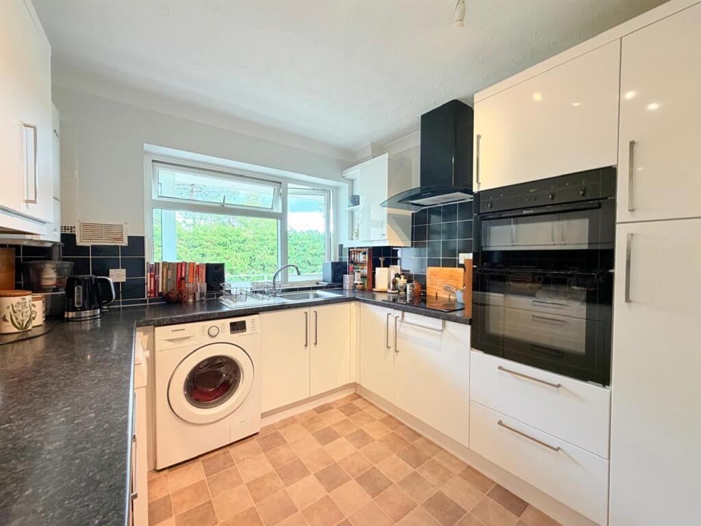 Apartment in West Parley, Dudsbury - More