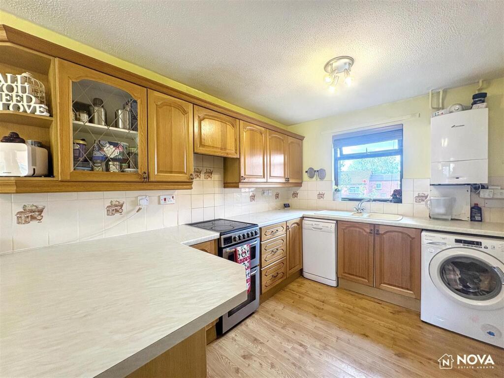House in Luton - View 4