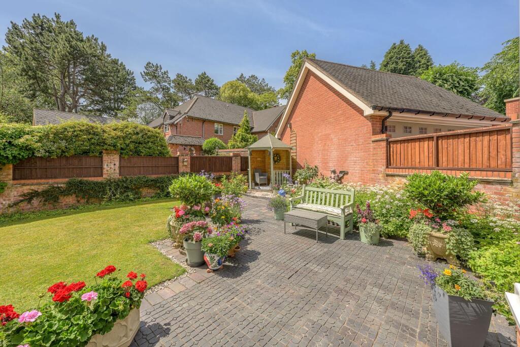 House in Birmingham, The Calthorpe Estate, Harborne - View 4