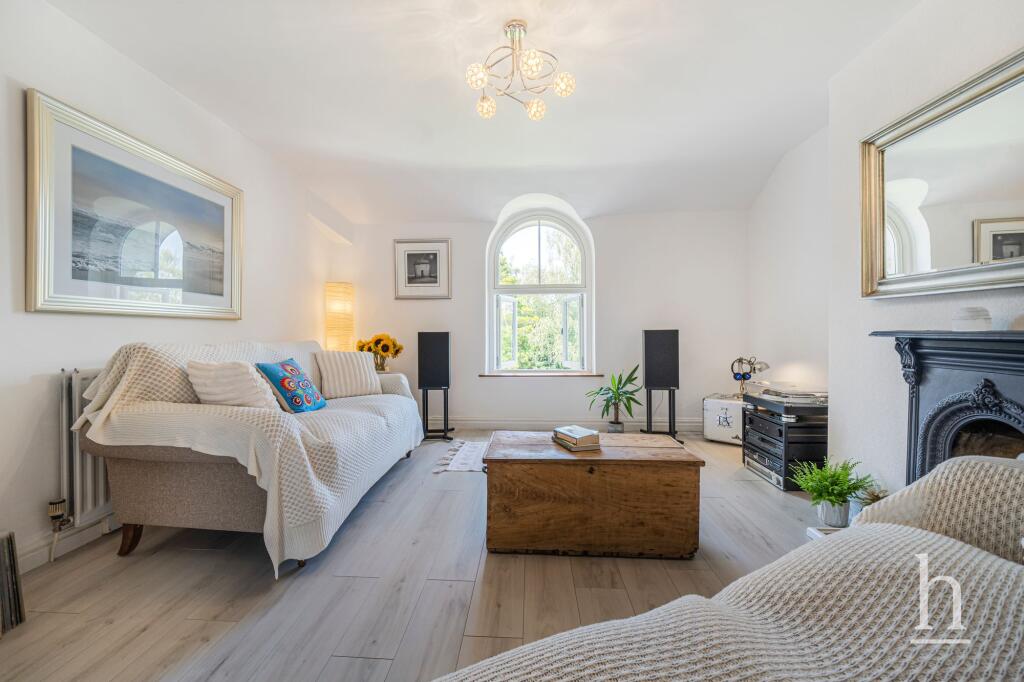 Grosvenor Place, Prenton, CH43 - More
