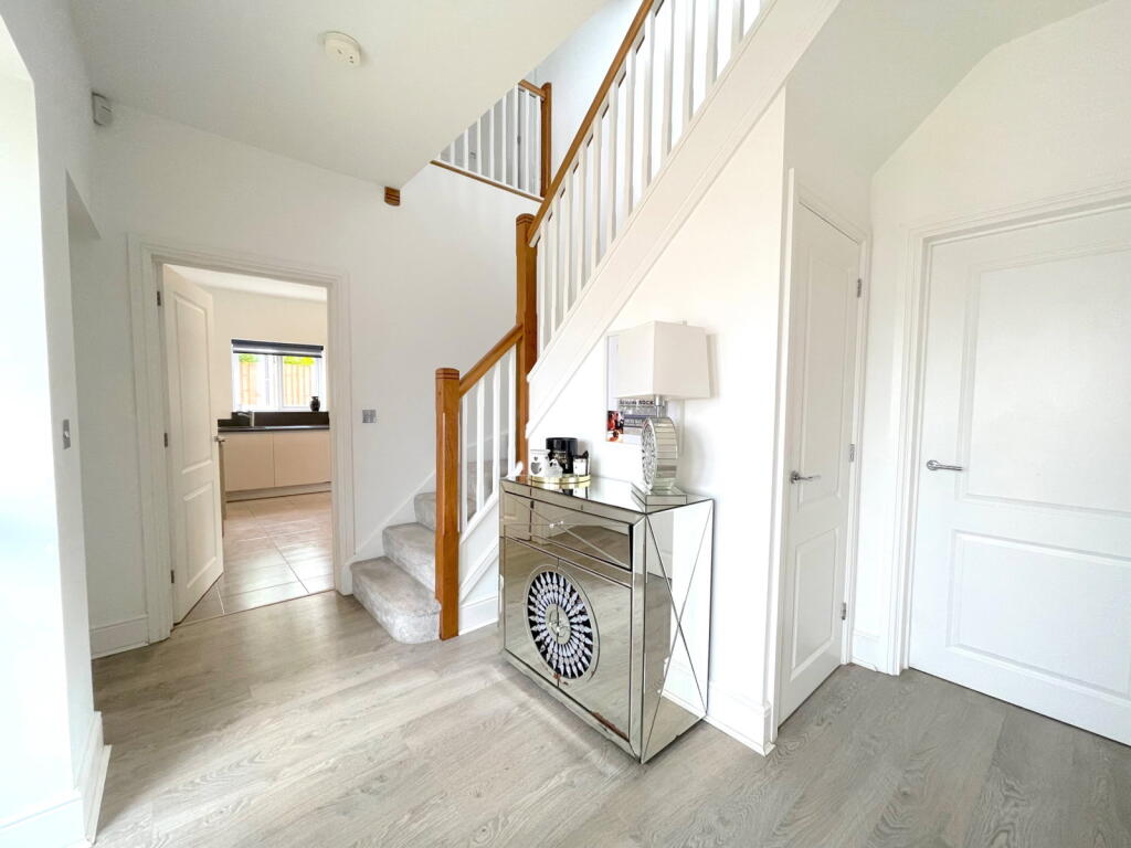 House in Eastchurch, Norwood - View 5