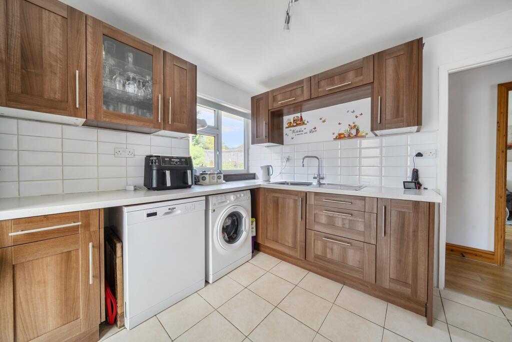 Minter Avenue, Densole, Folkestone, Kent, CT18 photo 2