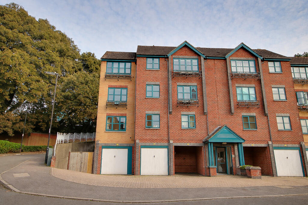 Main image of property: BITTERNE PARK! MULTI-ASPECT LOUNGE/DINER! GARAGE!