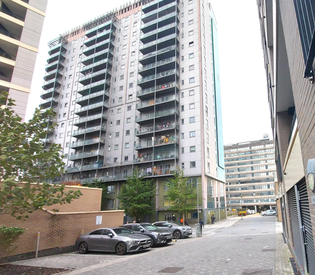 Main image of property: Icon Building, 39 Ilford Hill, Ilford, Redbridge, IG1 2FJ
