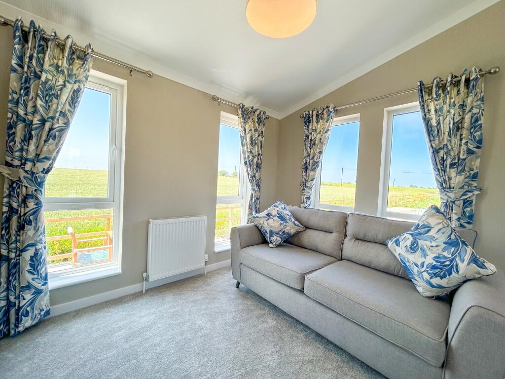 Two Bed Omar Newmarket, St Osyth Place, Cockett Wick Lane, St Osyth, Essex, CO16 8SE photo 4