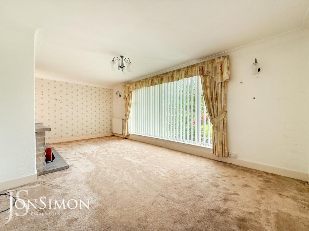West Drive, Walmersley, Bury, BL9 photo 4