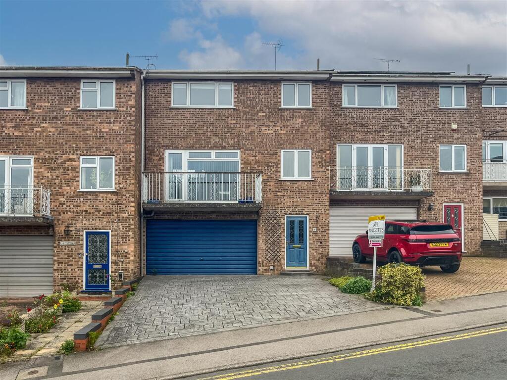 Main image of property: Cocksparrow Street, Warwick