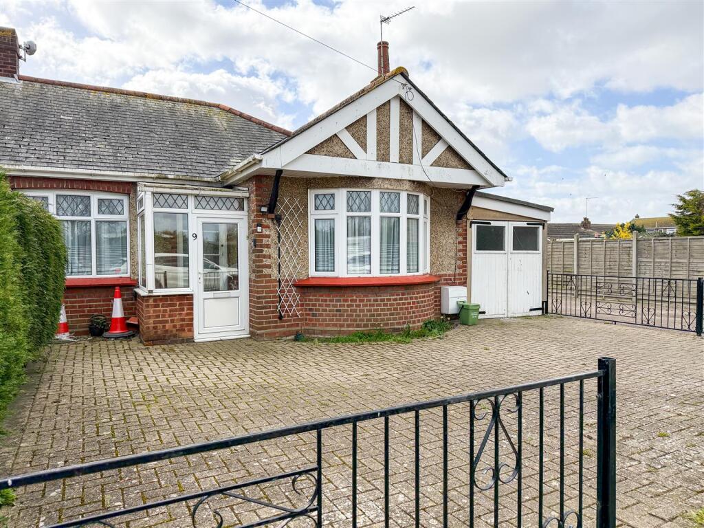 Main image of property: Lake Avenue, Clacton-On-Sea, Essex