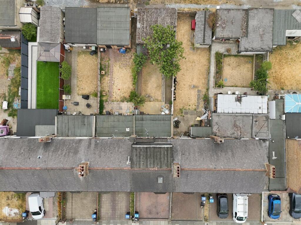 House in London - View 2