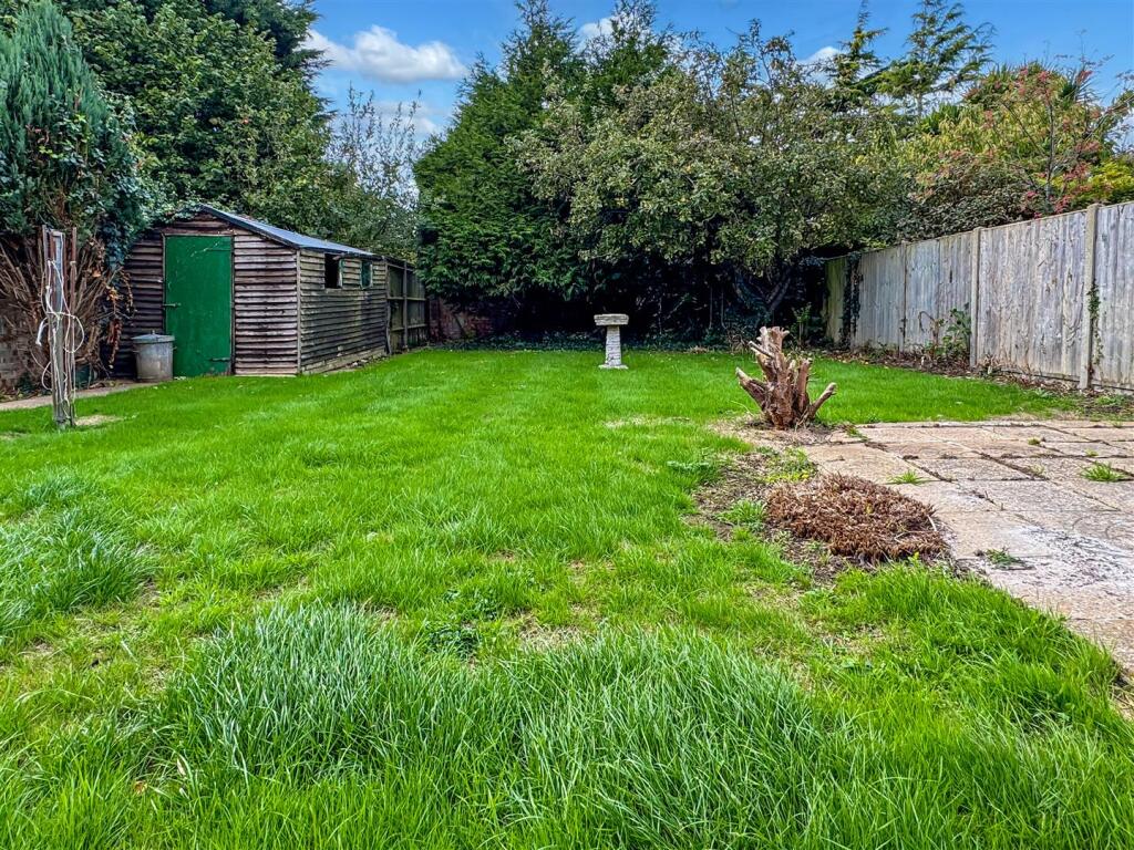 St. Marys Close, Littlehampton photo 2