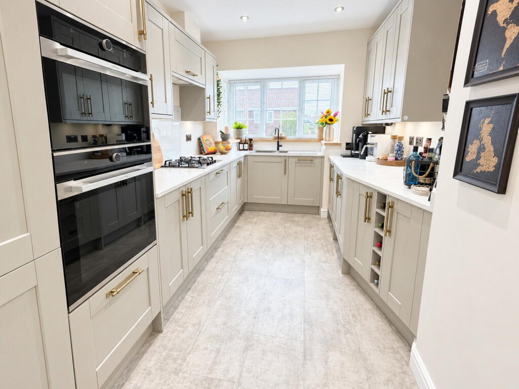 House in Dudley, Saltbrook End - View 2