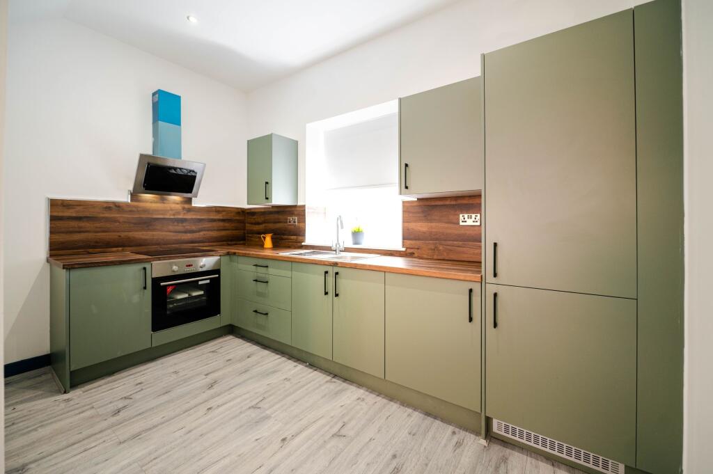 Apartment in Tameside, Greater Manchester - View 3