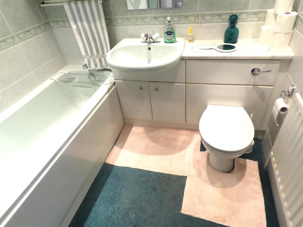 House in Bedlington, Choppington - More